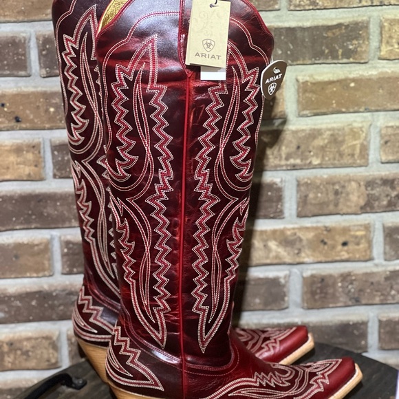 Ariat Women's Casanova Red Heeled Boots - Picture 2 of 5
